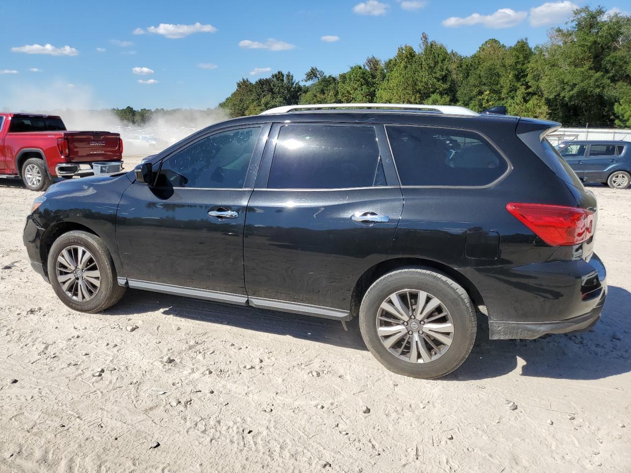 2020 Nissan Pathfinder, SV