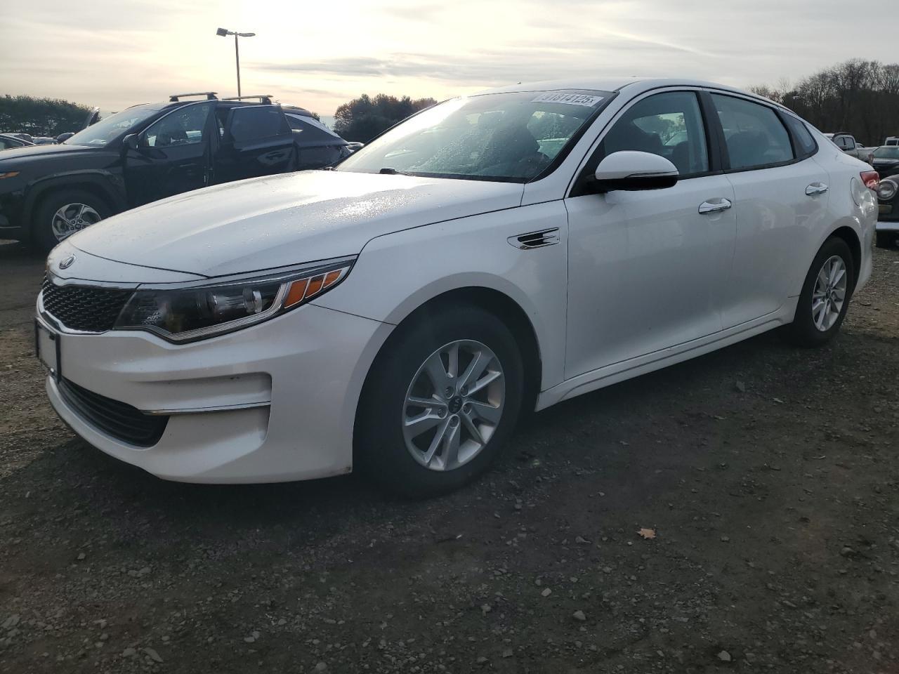 2016 KIA Optima, LX