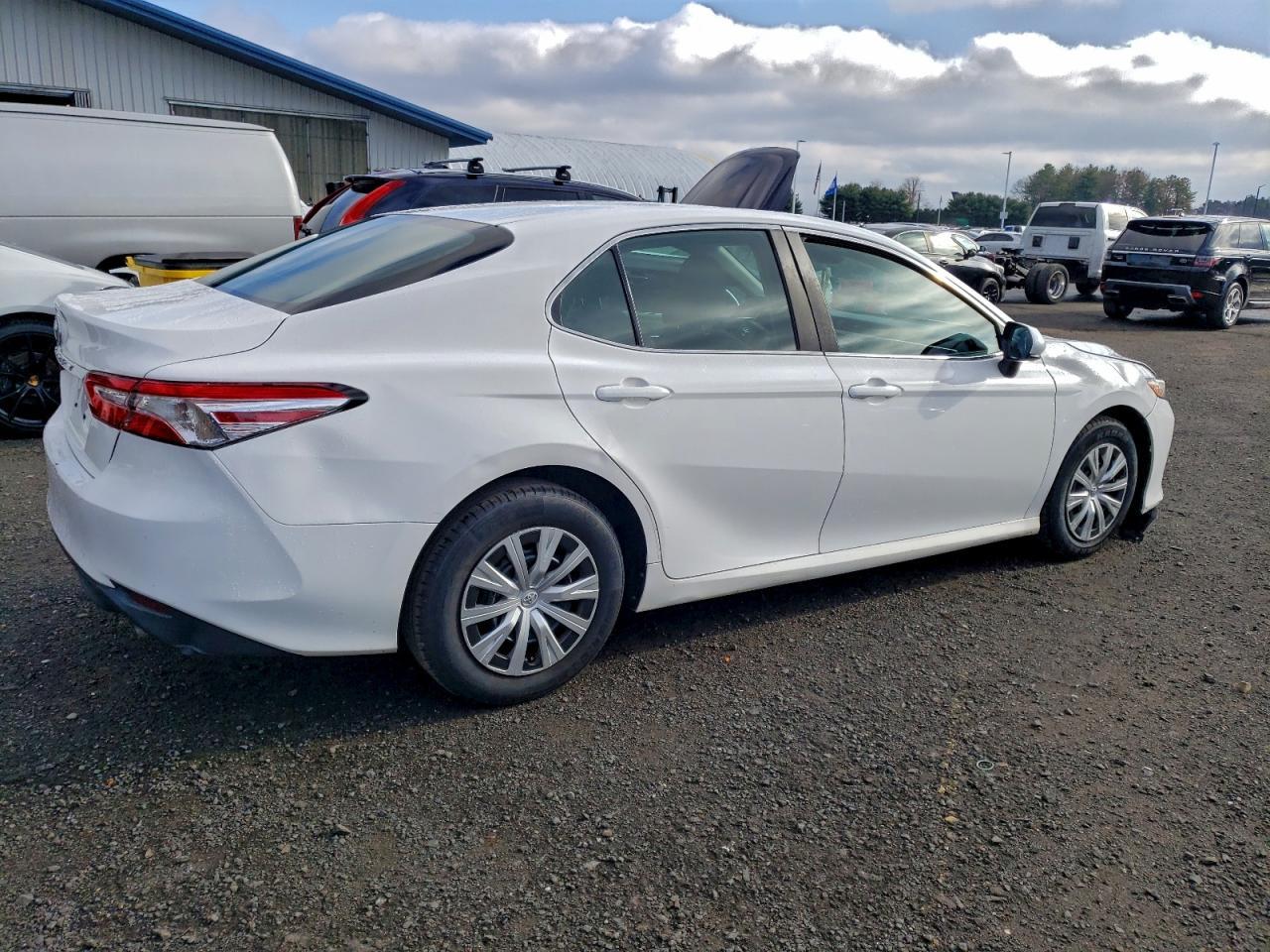 2018 Toyota Camry, L
