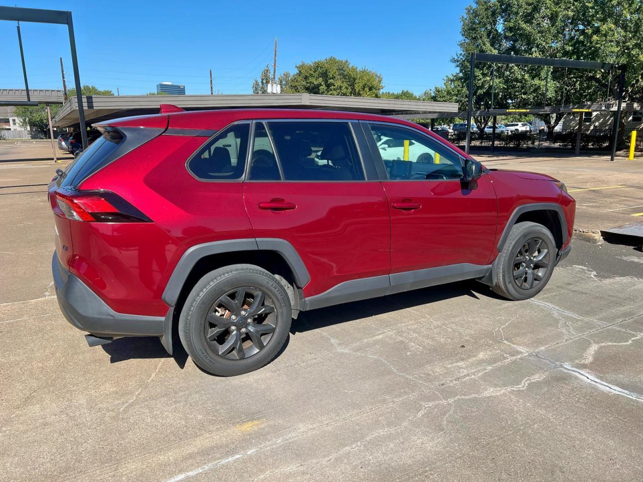 2022 Toyota RAV4, LE