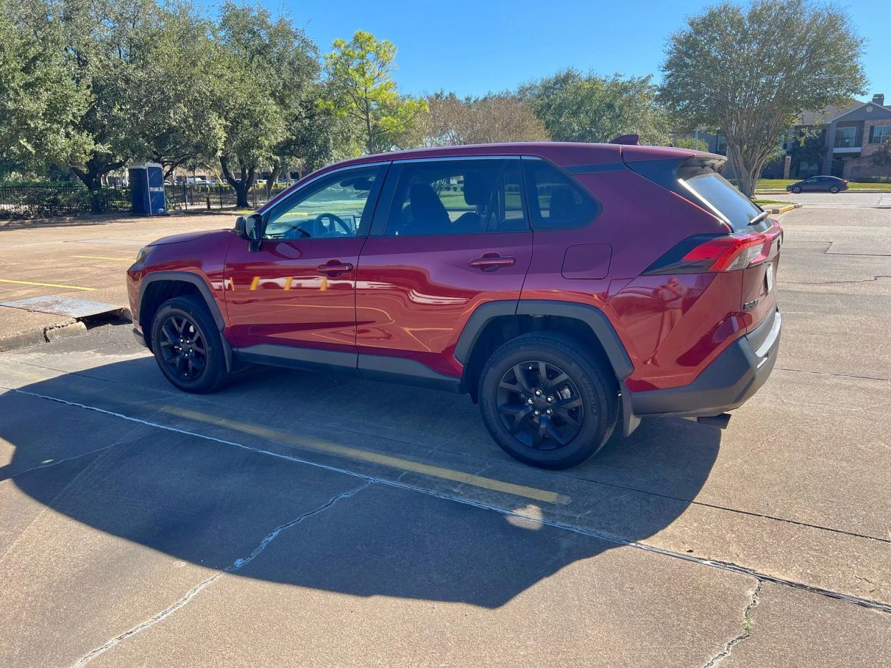 2022 Toyota RAV4, LE