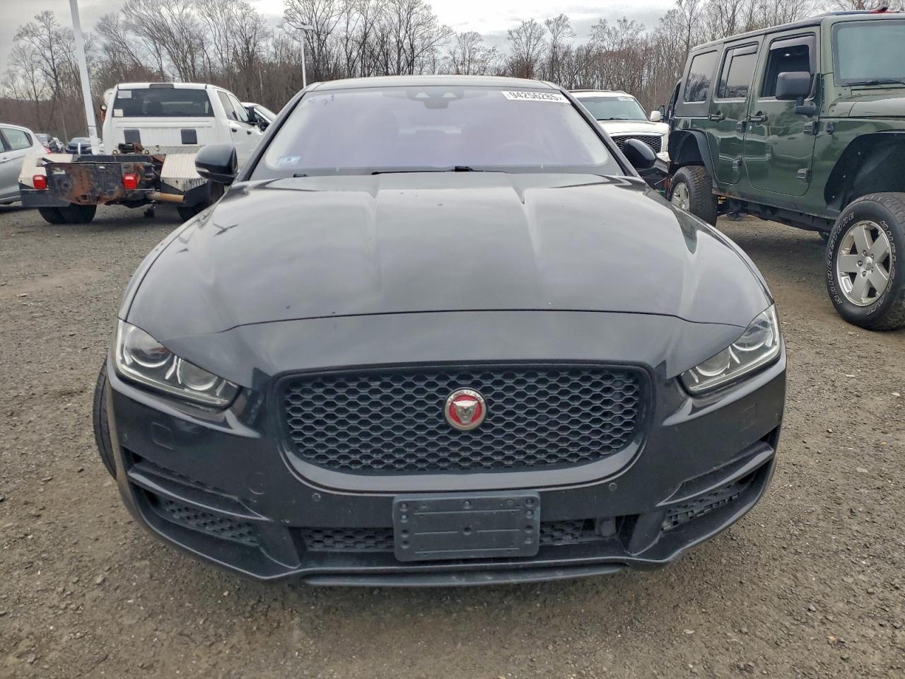 2018 Jaguar XE, Prestige