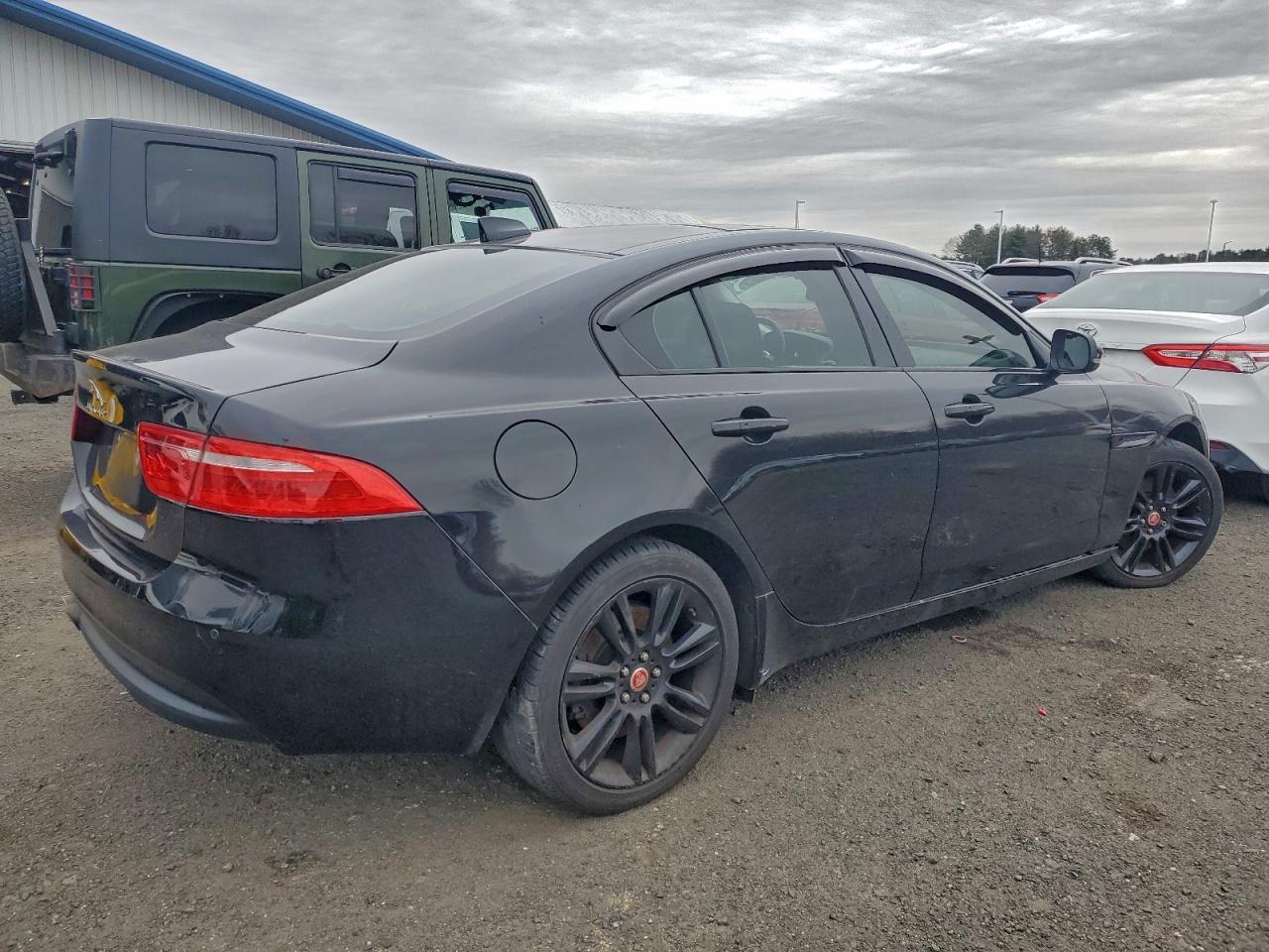 2018 Jaguar XE, Prestige