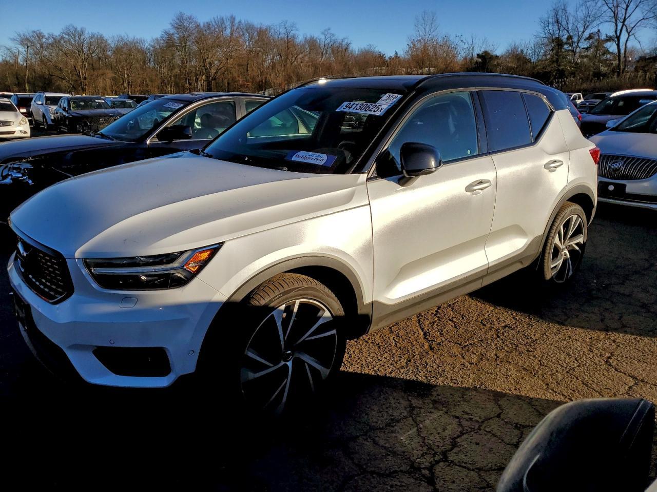 2019 Volvo XC40, T5 Momentum