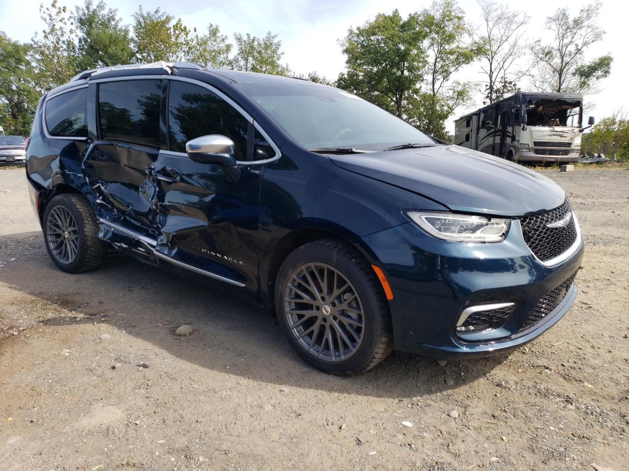 2022 Chrysler Pacifica, Pinnacle