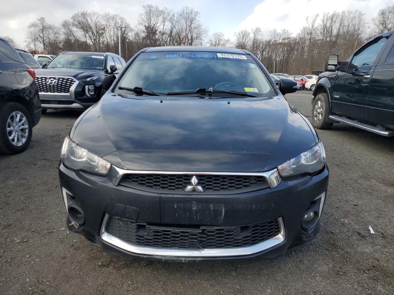 2017 Mitsubishi Lancer, ES