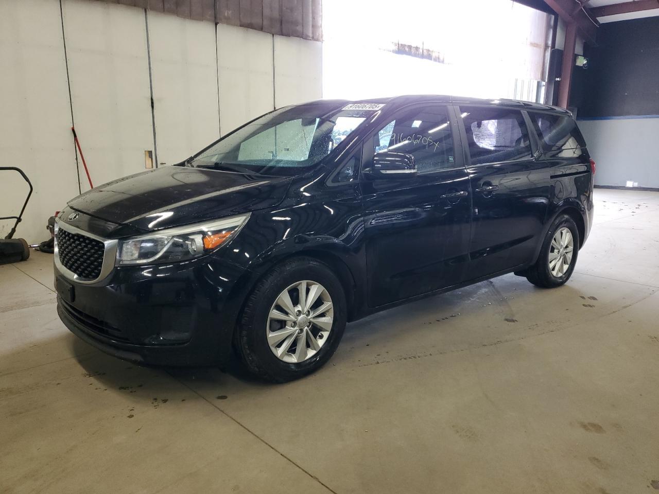 2017 KIA Sedona, L