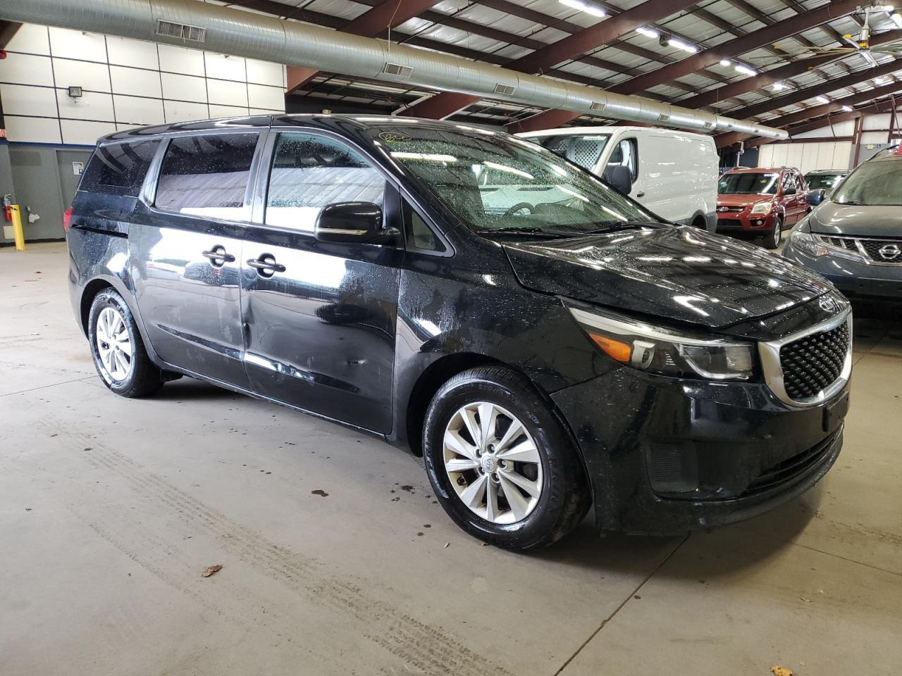 2017 KIA Sedona, L