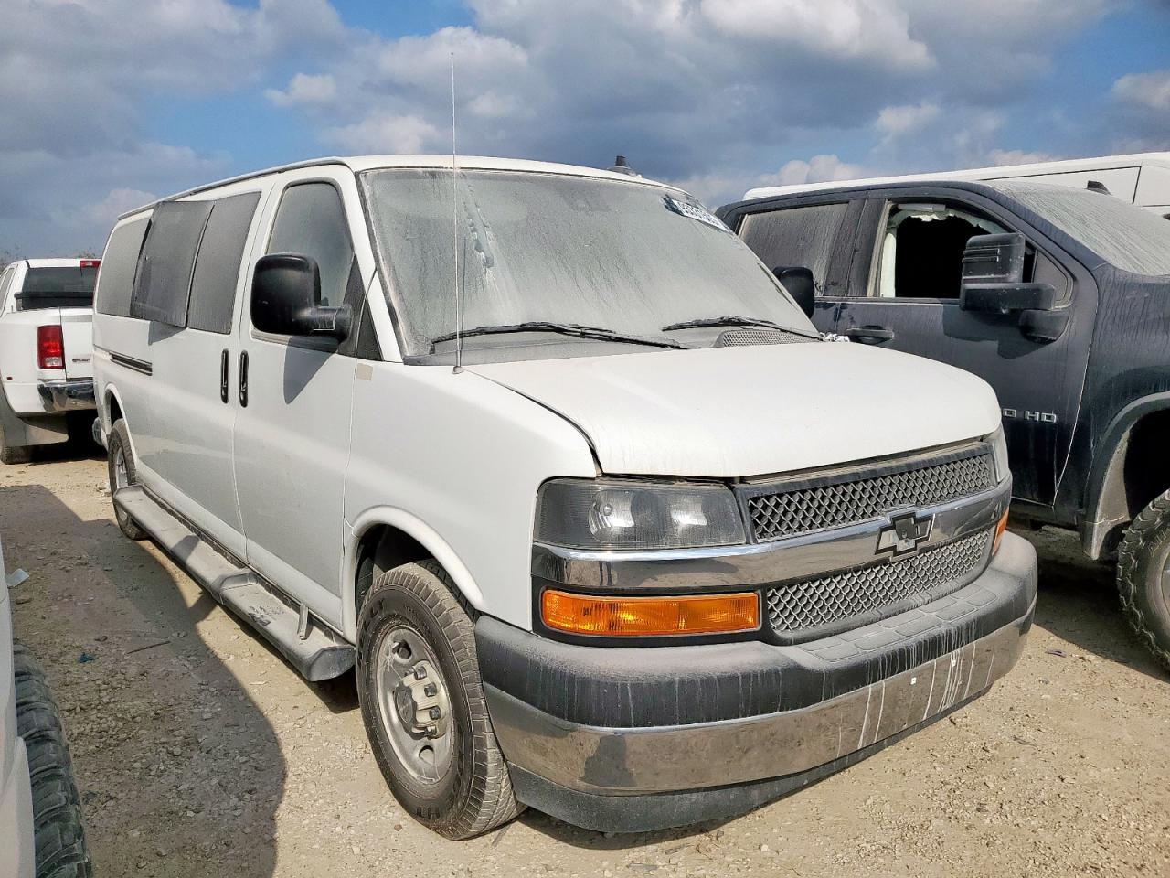2021 Chevrolet Express, LT