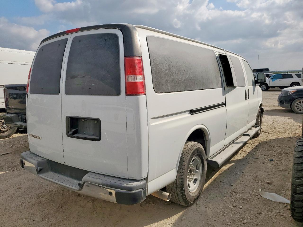 2021 Chevrolet Express, LT