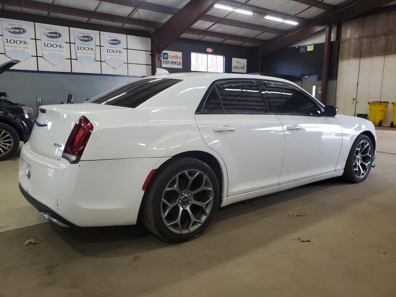 2018 Chrysler 300, Touring