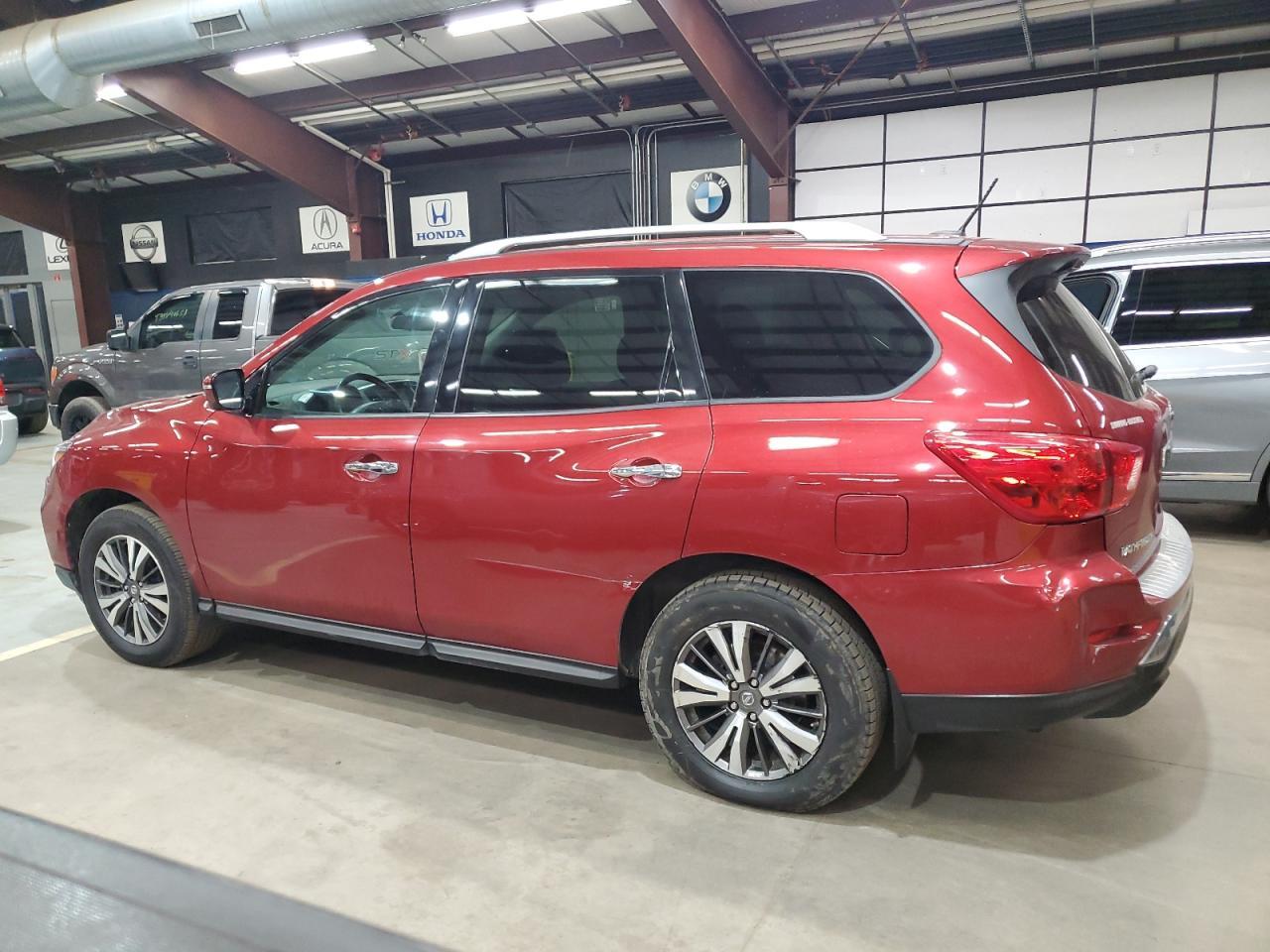 2017 Nissan Pathfinder, S