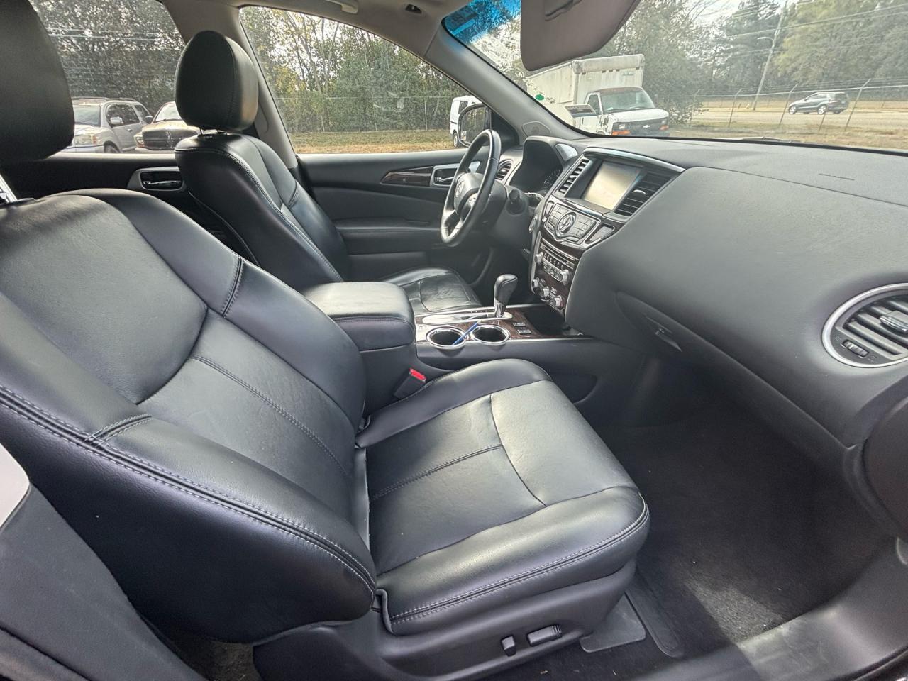 2015 Nissan Pathfinder, S