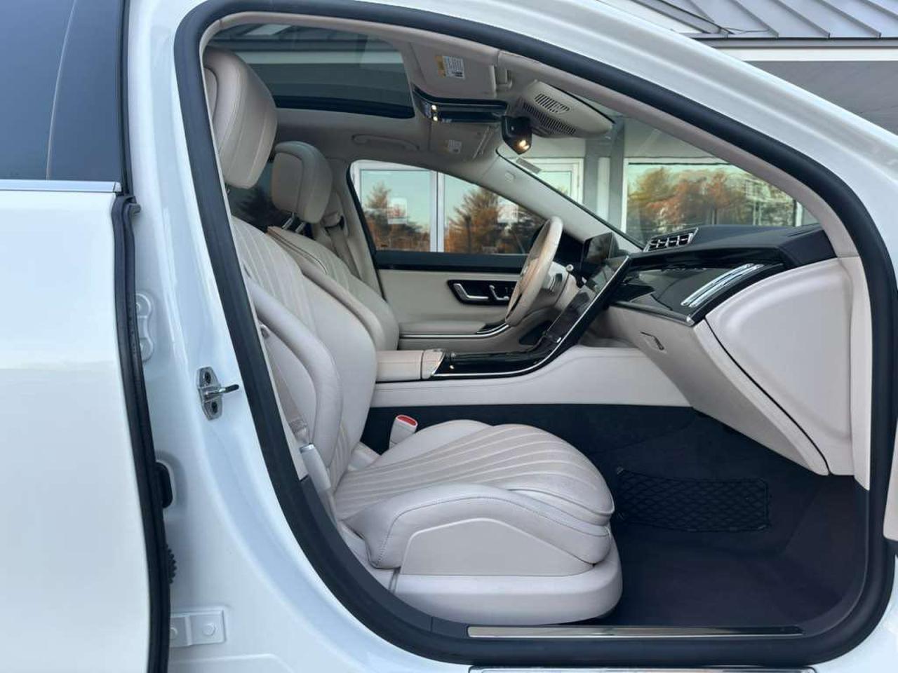 2022 Mercedes-Benz S-Class, 5...