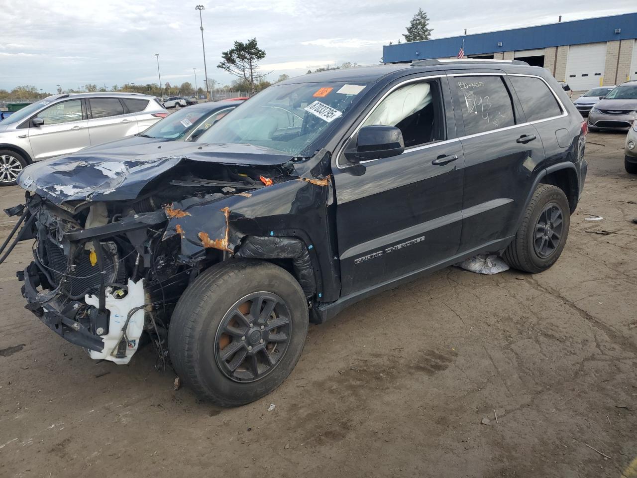 2020 Jeep Grand Cherokee, Laredo