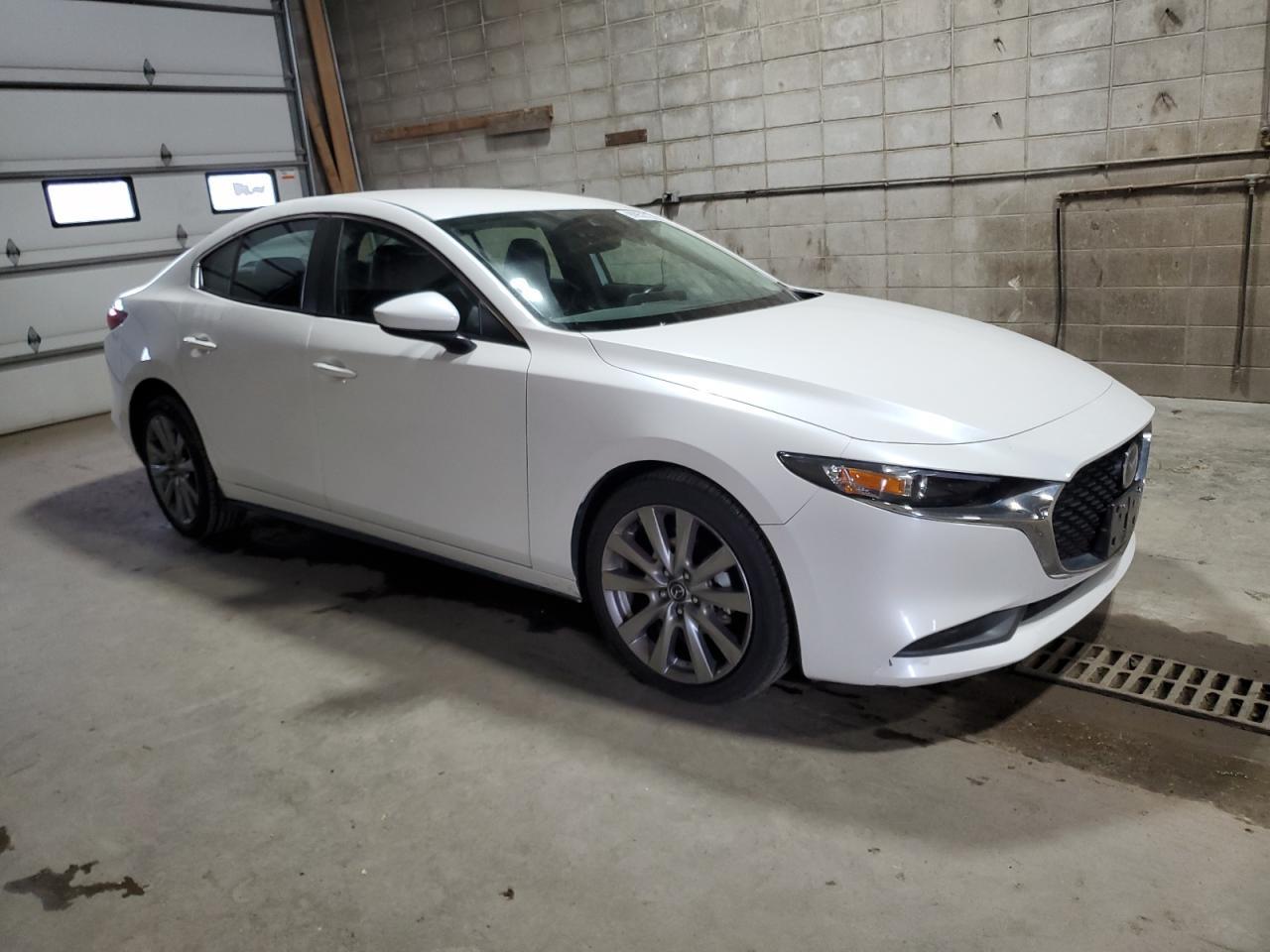 2023 Mazda 3, Select