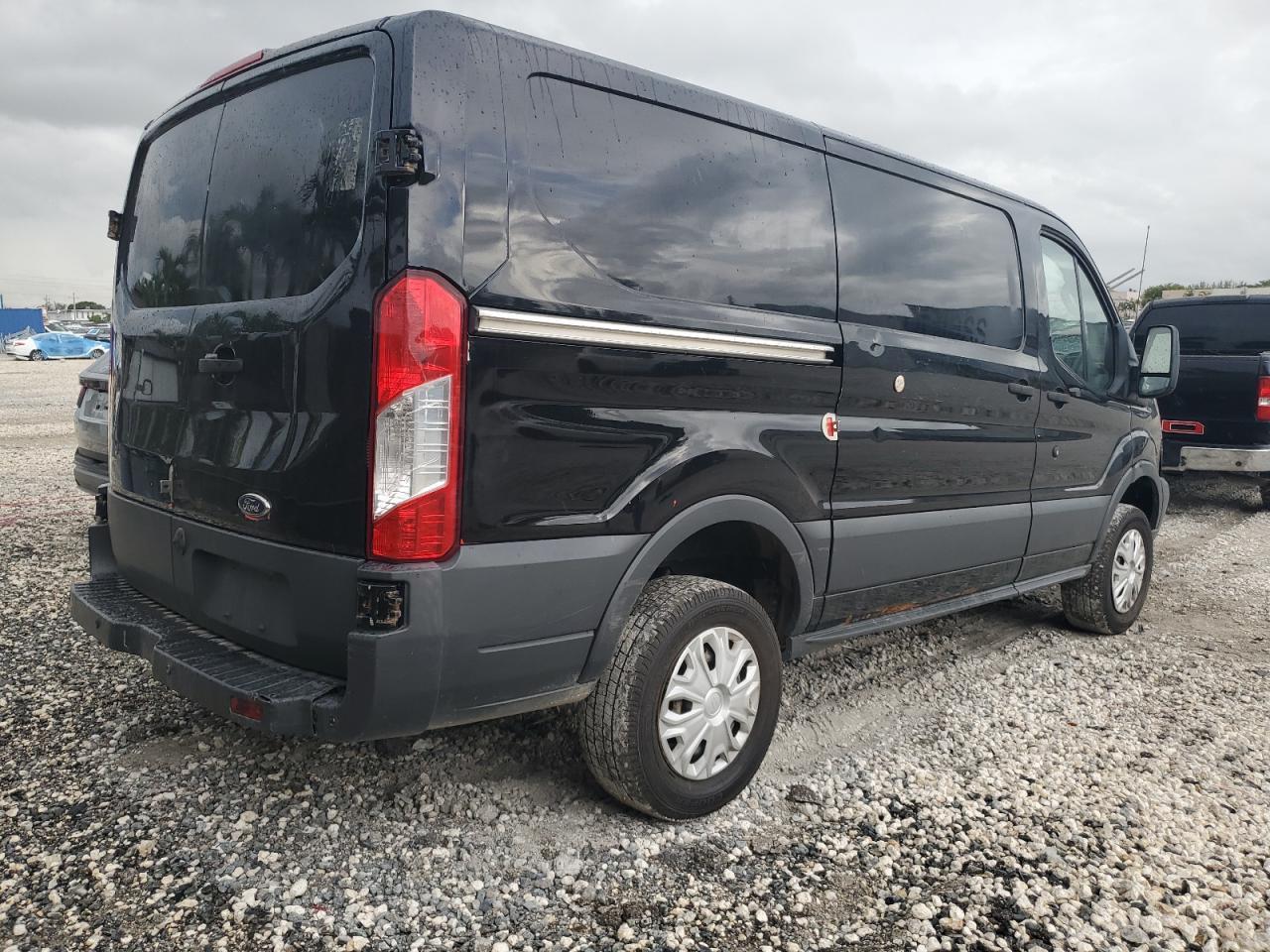 2018 Ford Transit, T-150