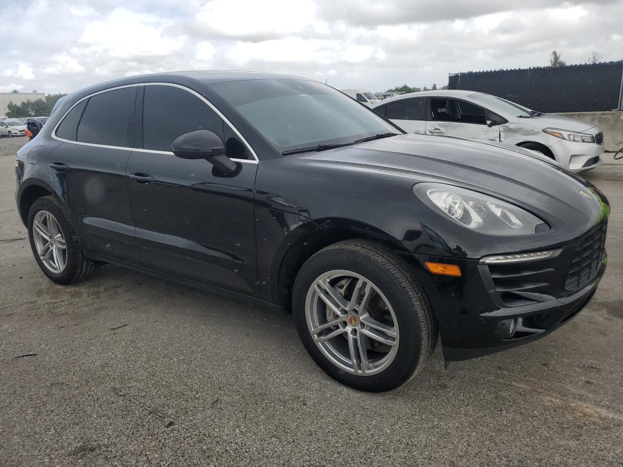 2015 Porsche Macan, S