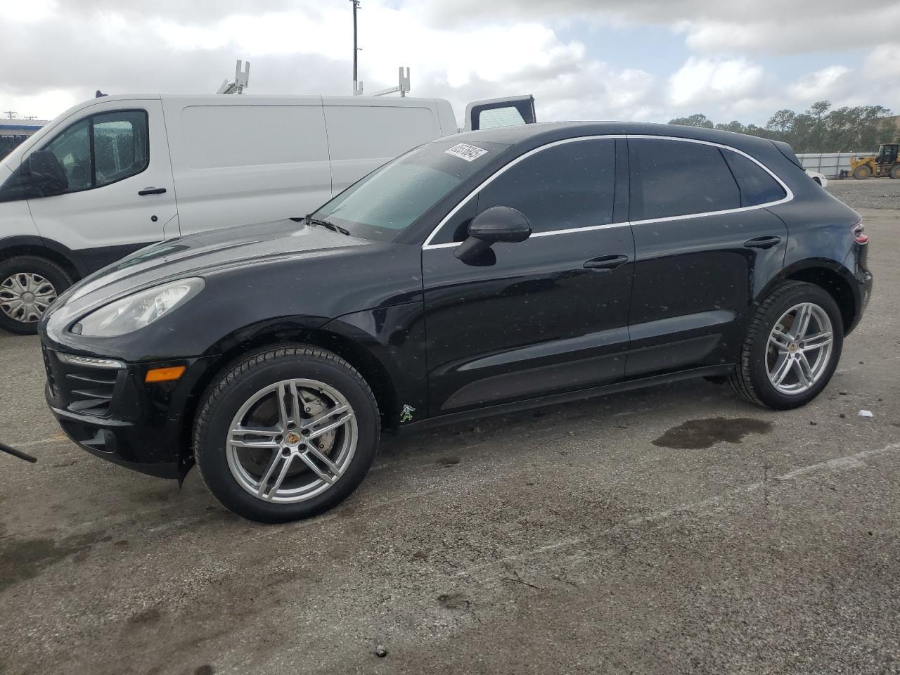 2015 Porsche Macan, S