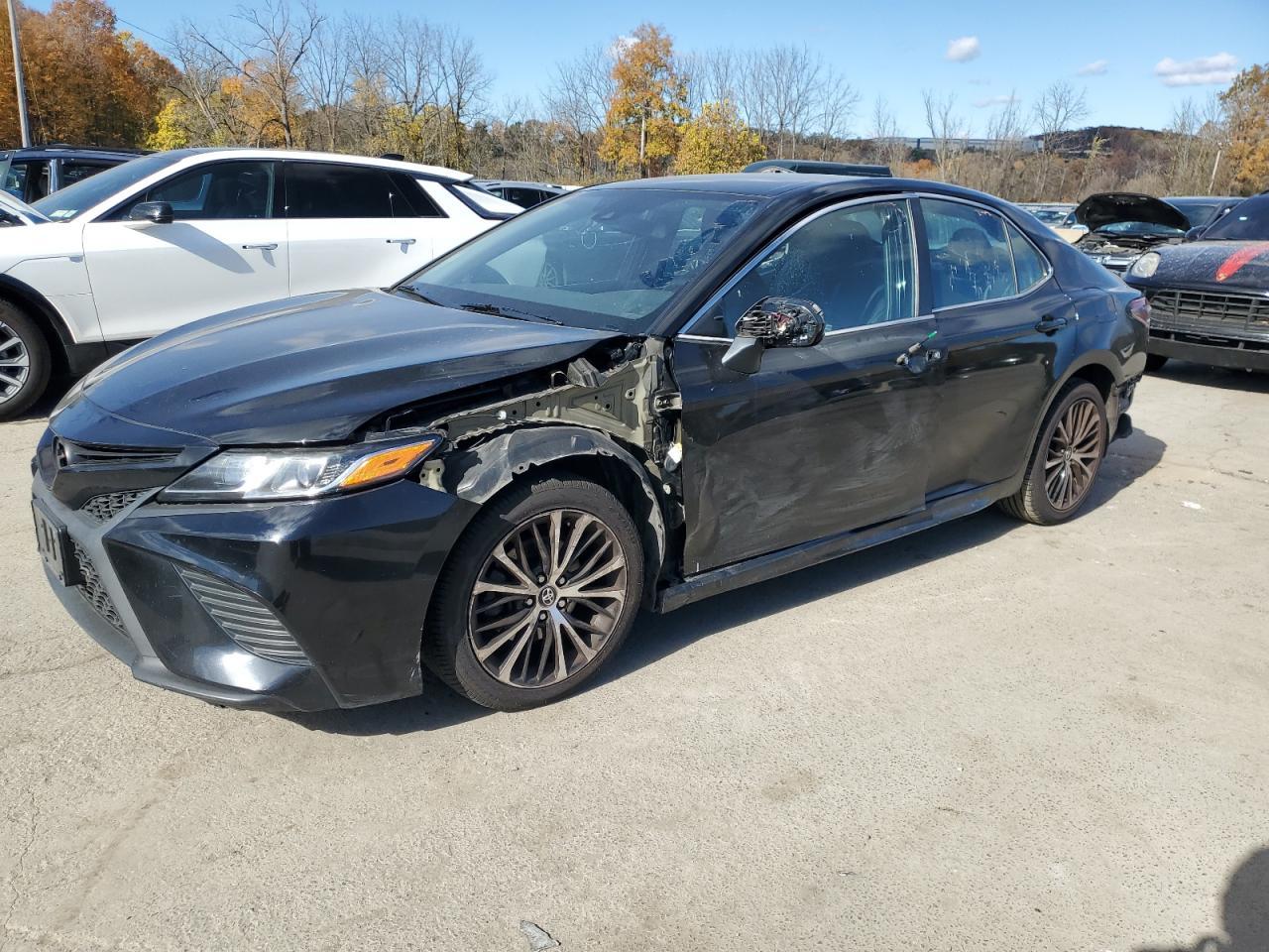 2020 Toyota Camry, SE