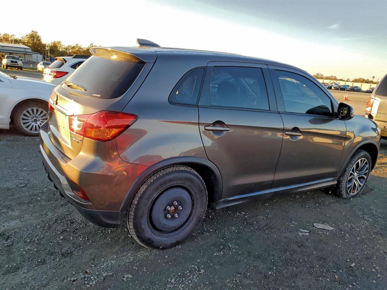 2018 Mitsubishi Outlander, ES