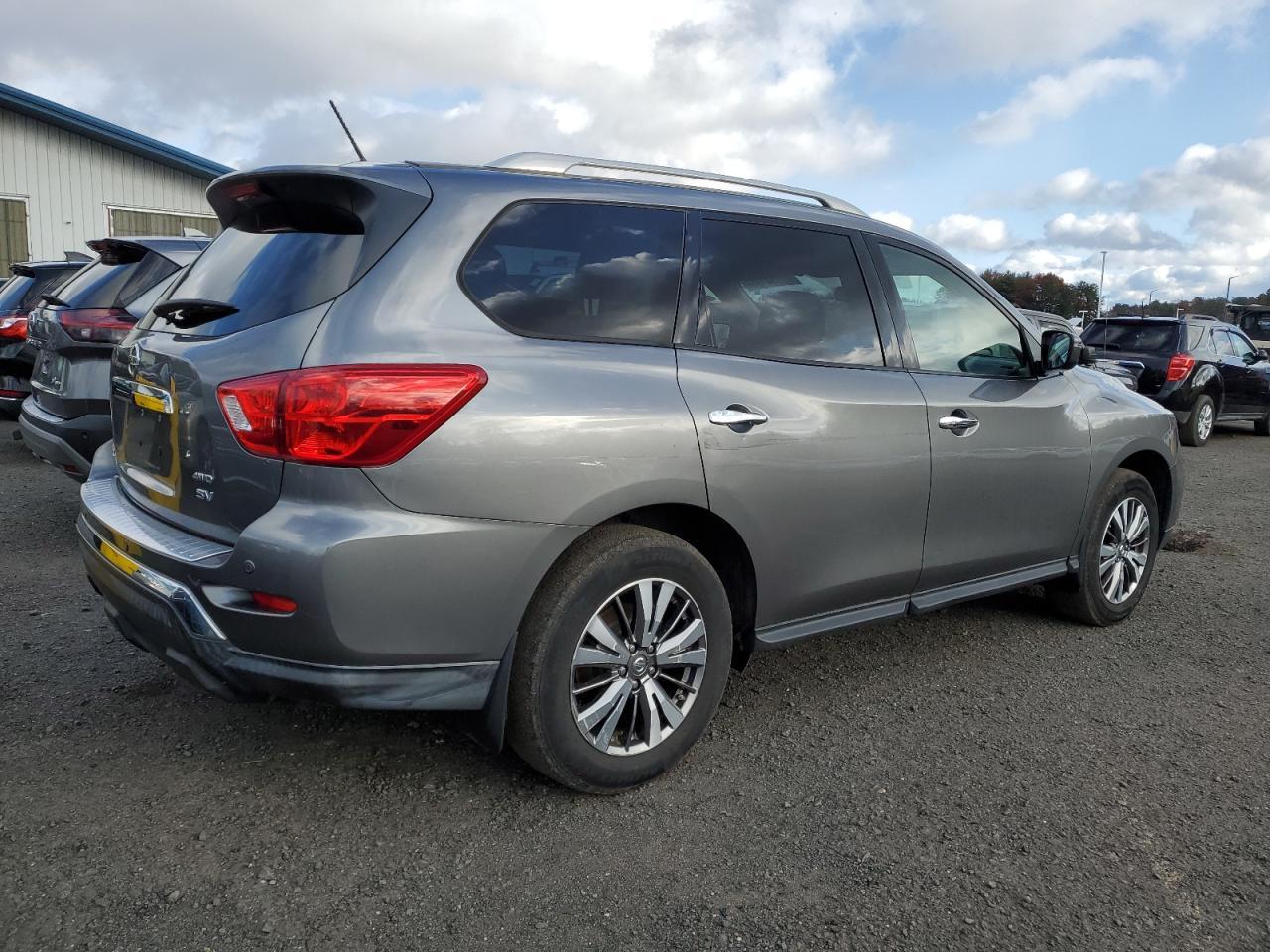 2018 Nissan Pathfinder, S