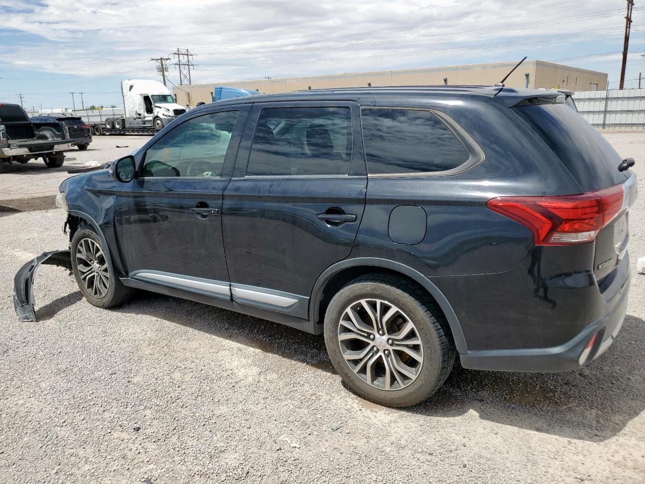 2016 Mitsubishi Outlander, SE