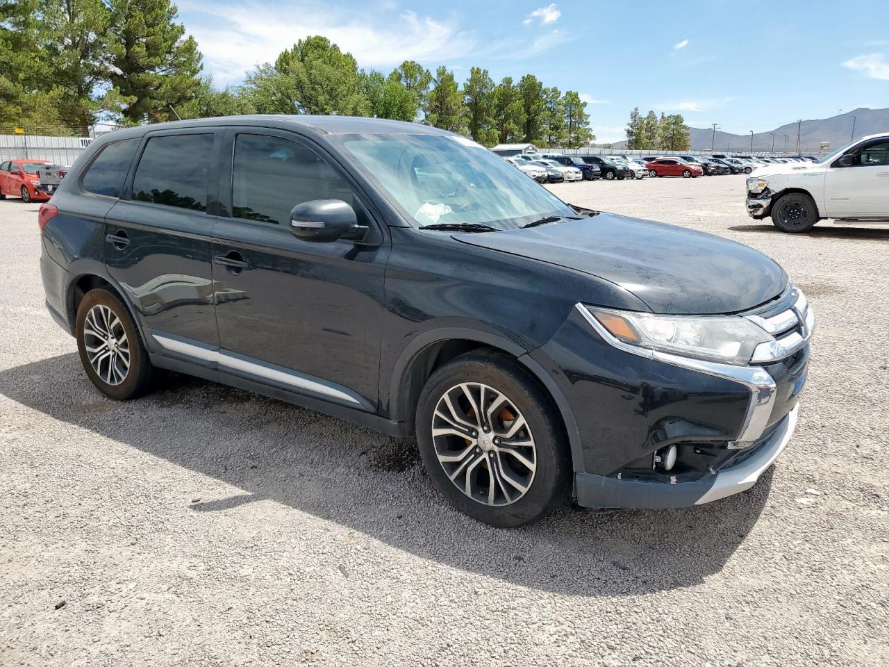 2016 Mitsubishi Outlander, SE