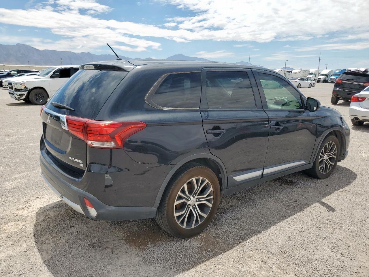2016 Mitsubishi Outlander, SE