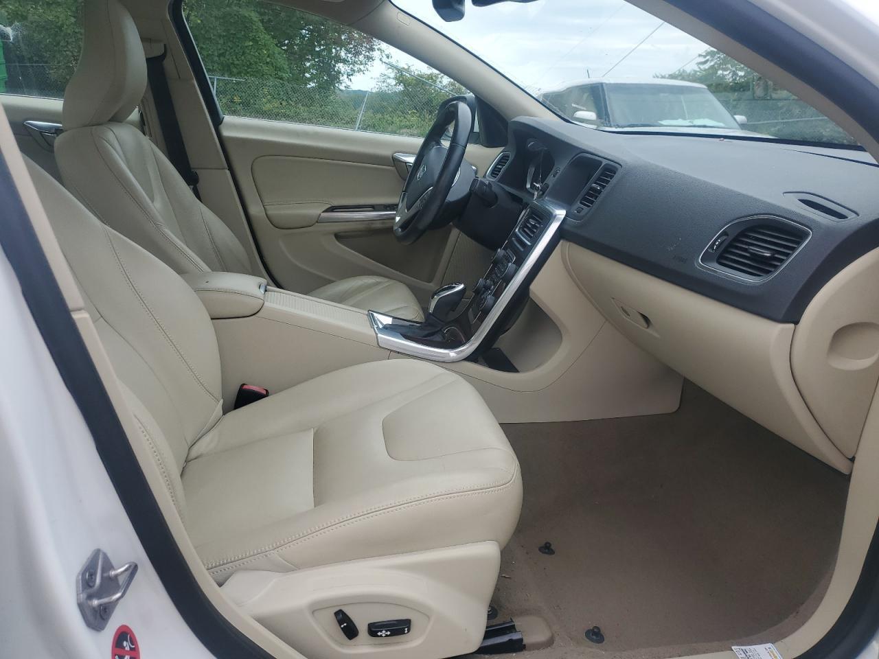 2015 Volv S60, Premier
