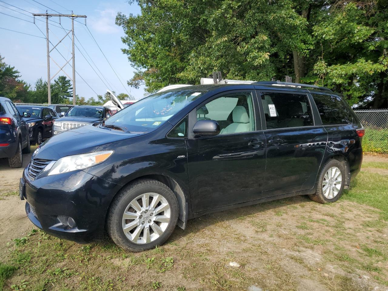 2016 Toyt Sienna, LE