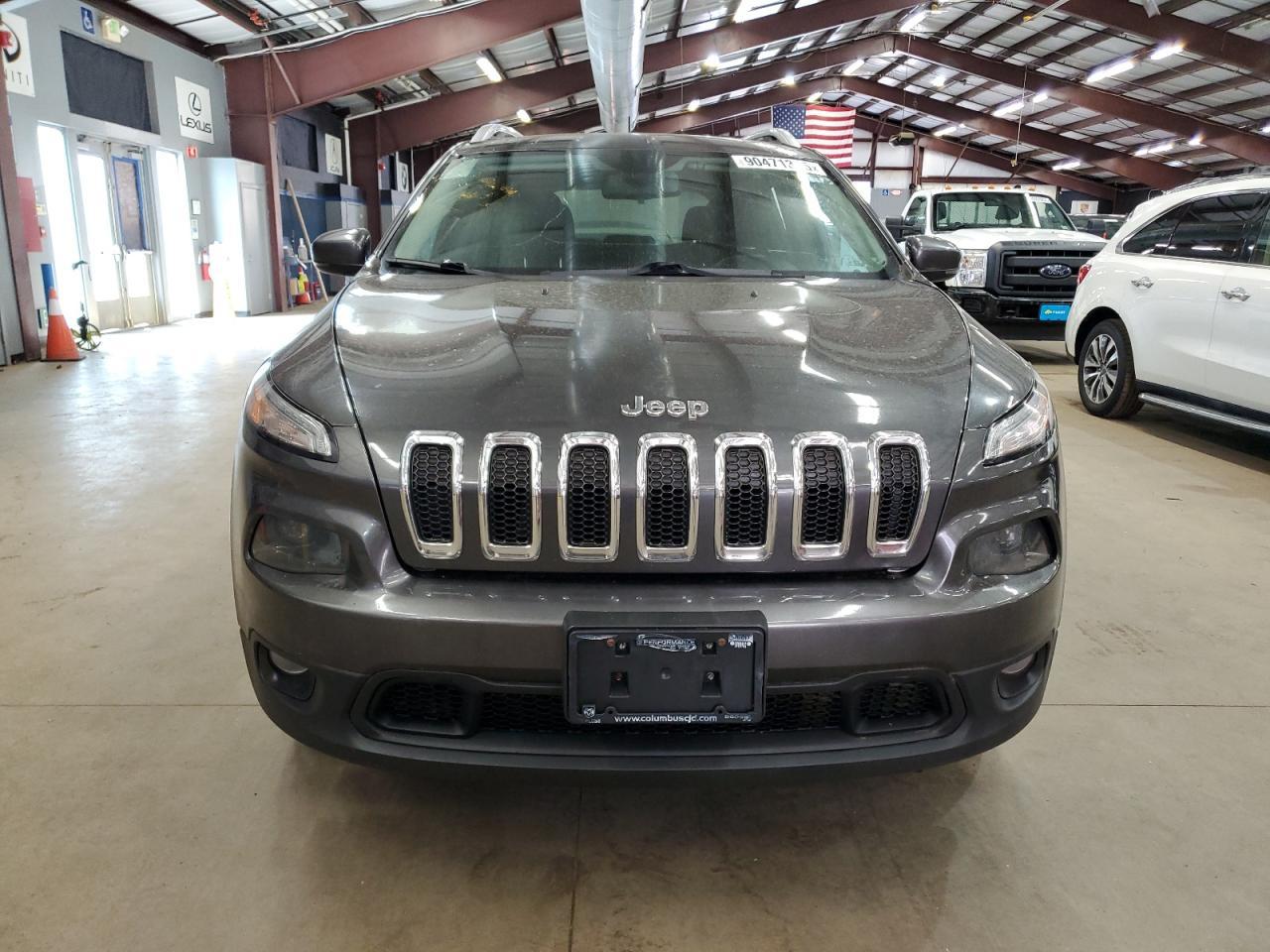 2017 Jeep Cherokee, Latitude