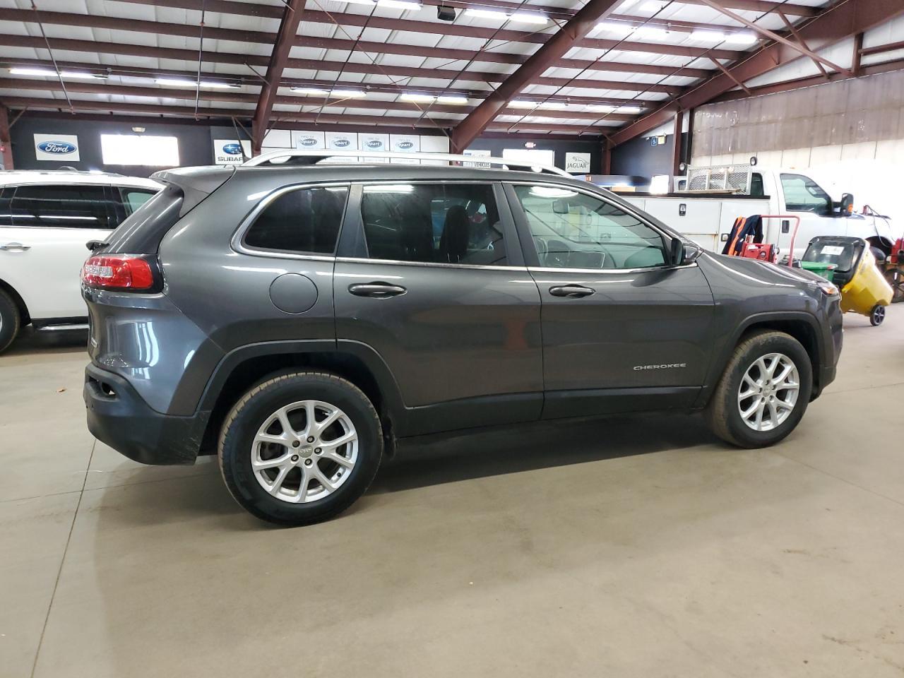 2017 Jeep Cherokee, Latitude