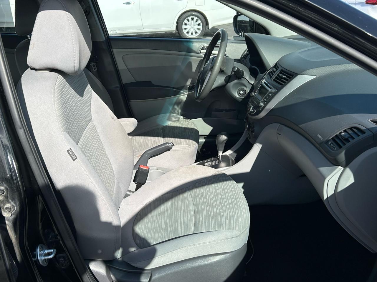 2017 Hyundai Accent, SE