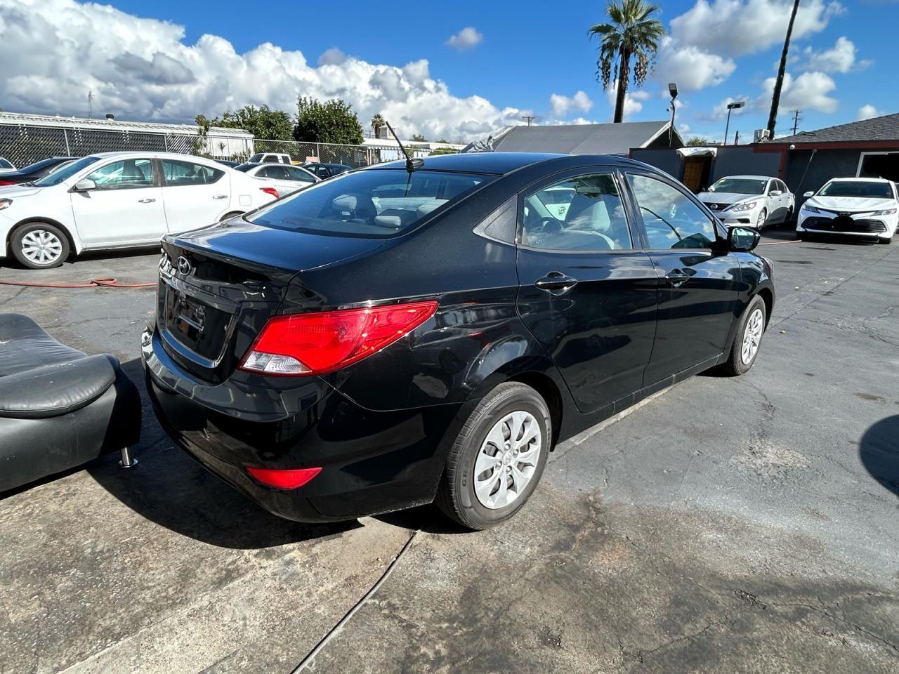 2017 Hyundai Accent, SE
