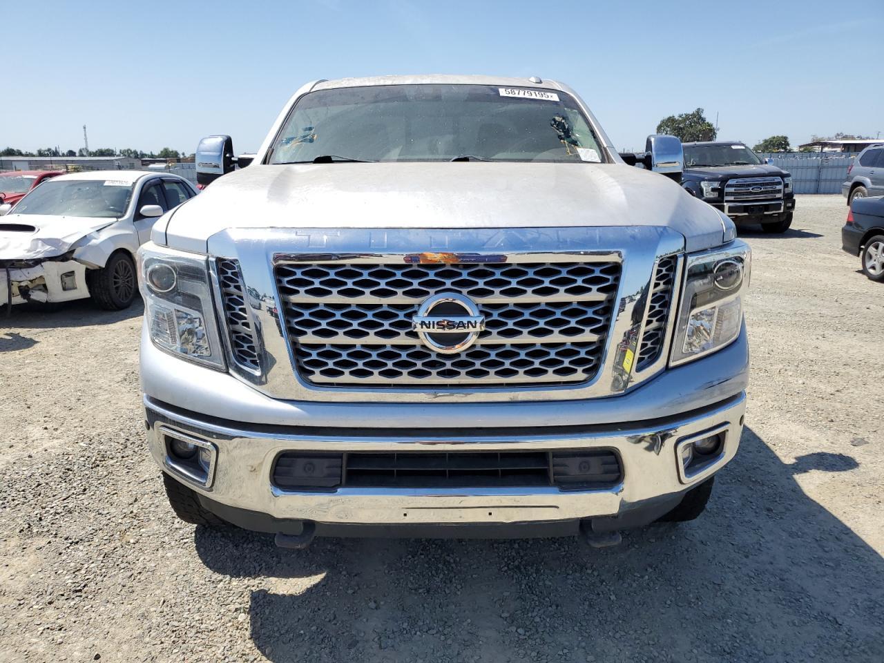 2017 Nissan Titan, SL