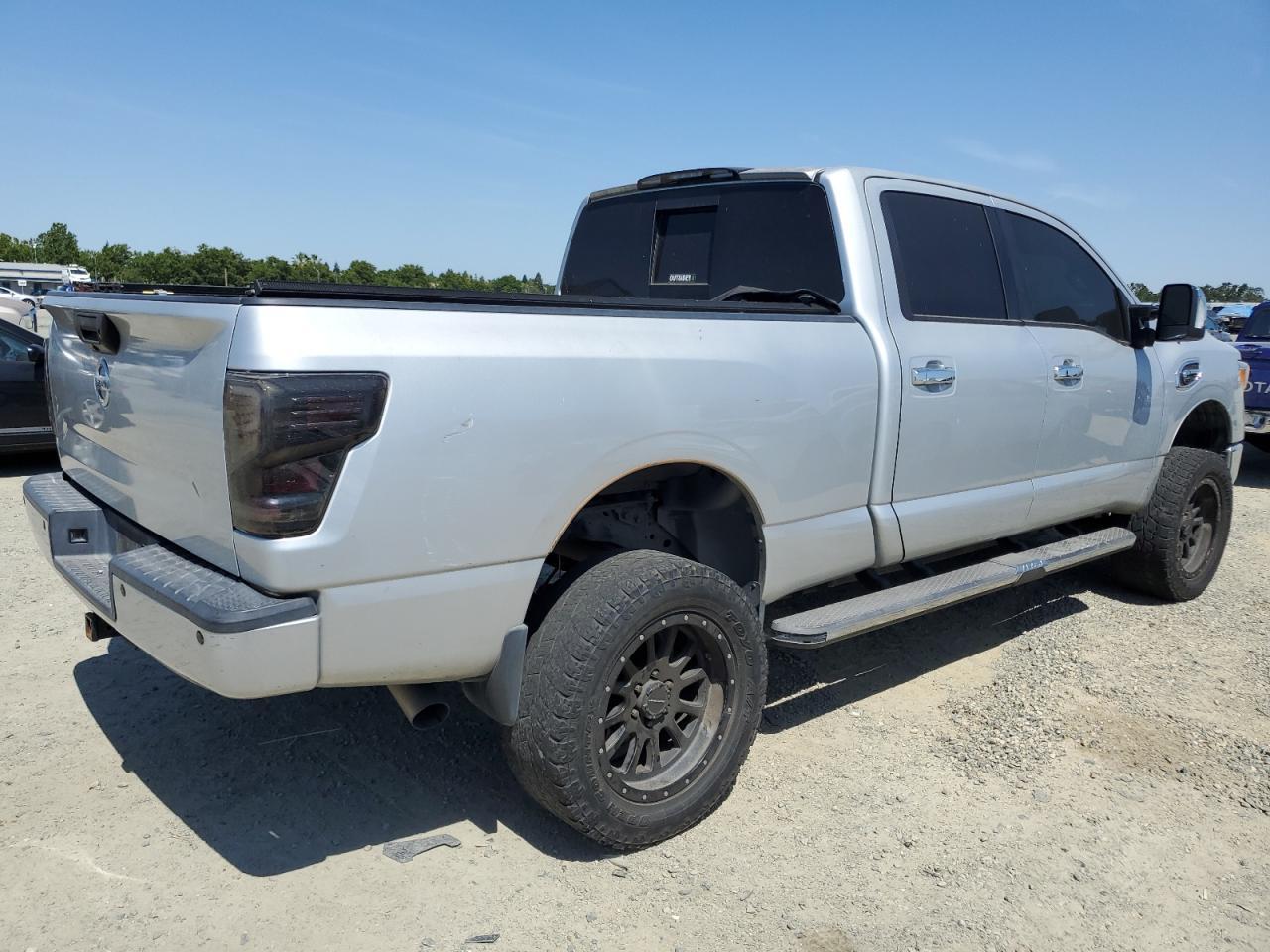 2017 Nissan Titan, SL