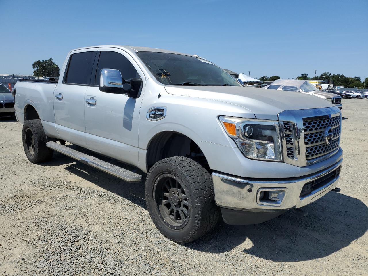 2017 Nissan Titan, SL