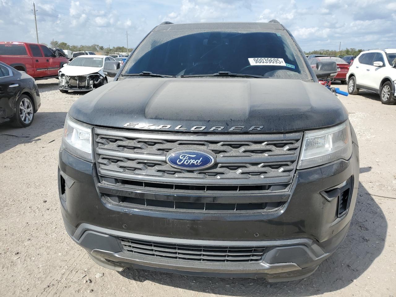 2019 Ford Explorer, Xlt