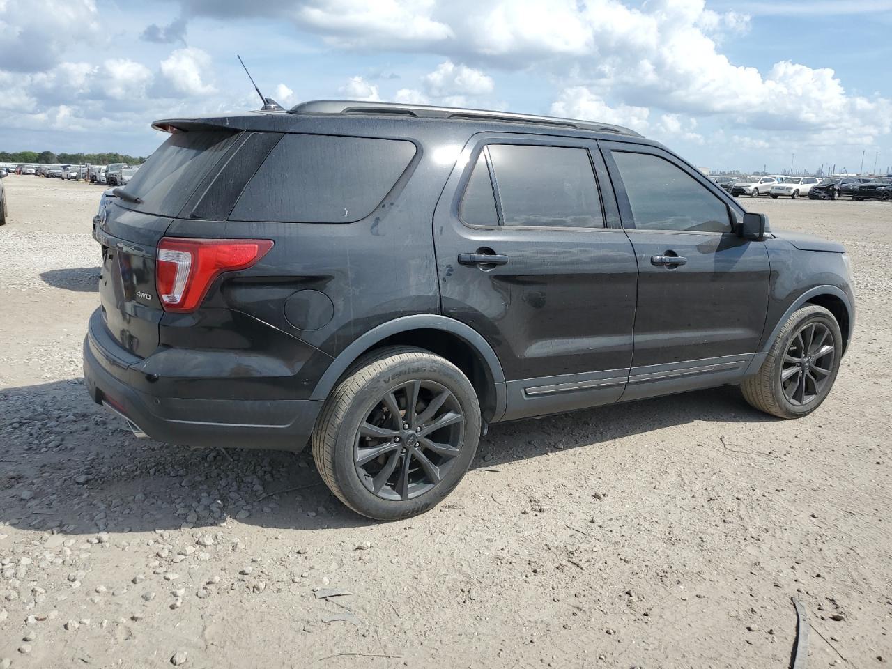 2019 Ford Explorer, Xlt