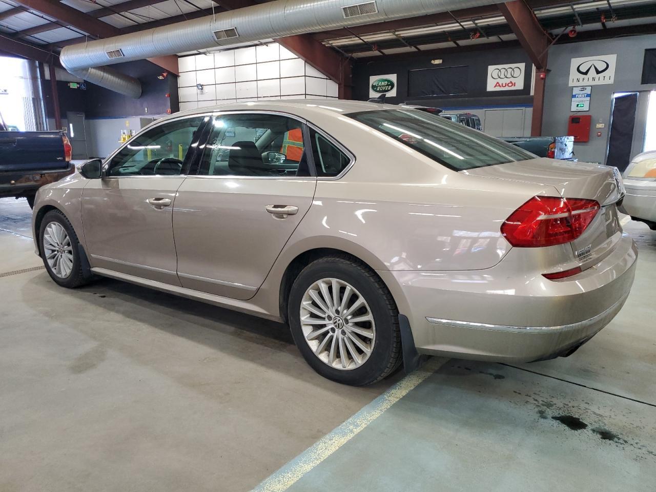 2016 Volkswagen Passat, SE