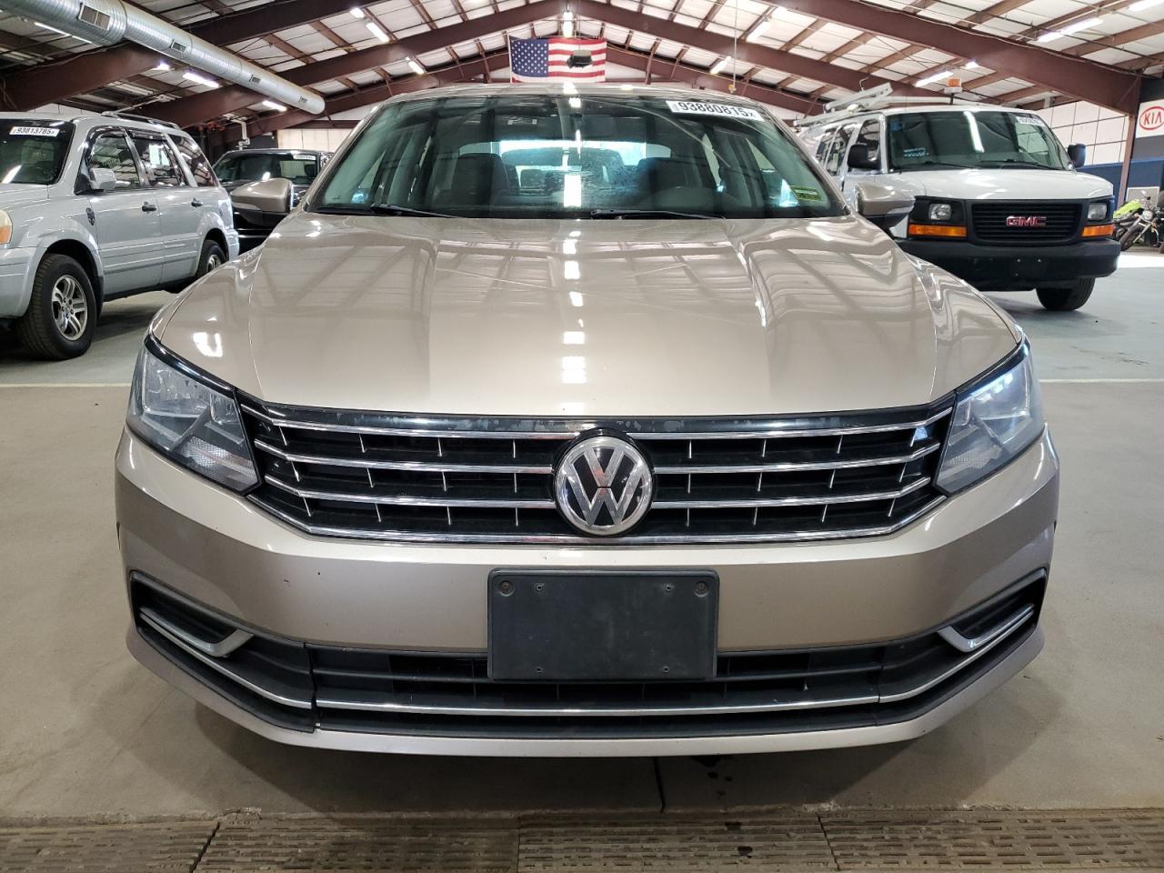2016 Volkswagen Passat, SE