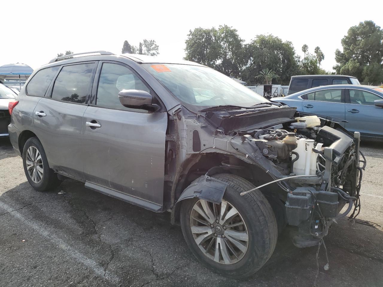 2018 Nissan Pathfinder, S