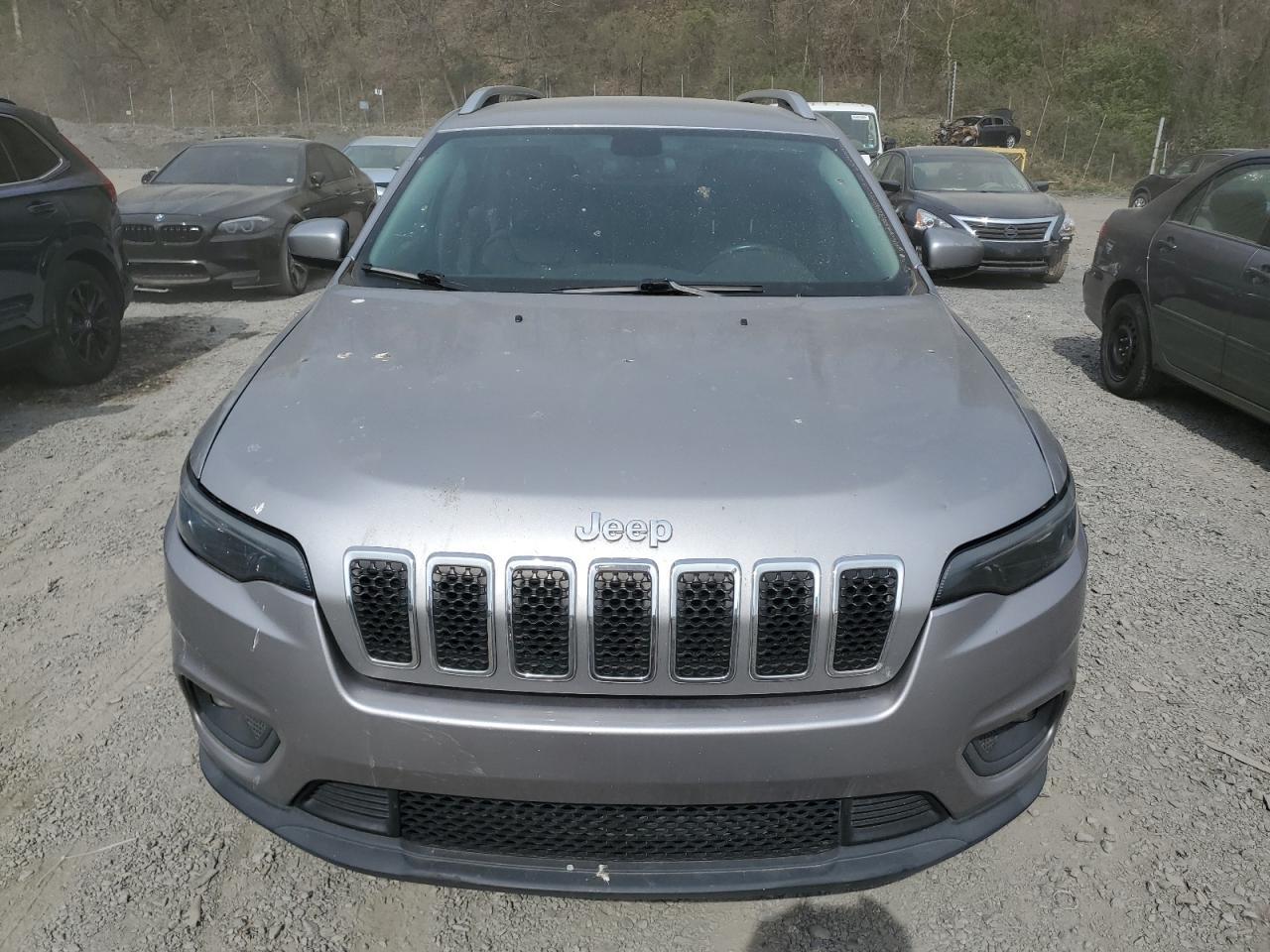 2019 Jeep Cherokee, Latitude...