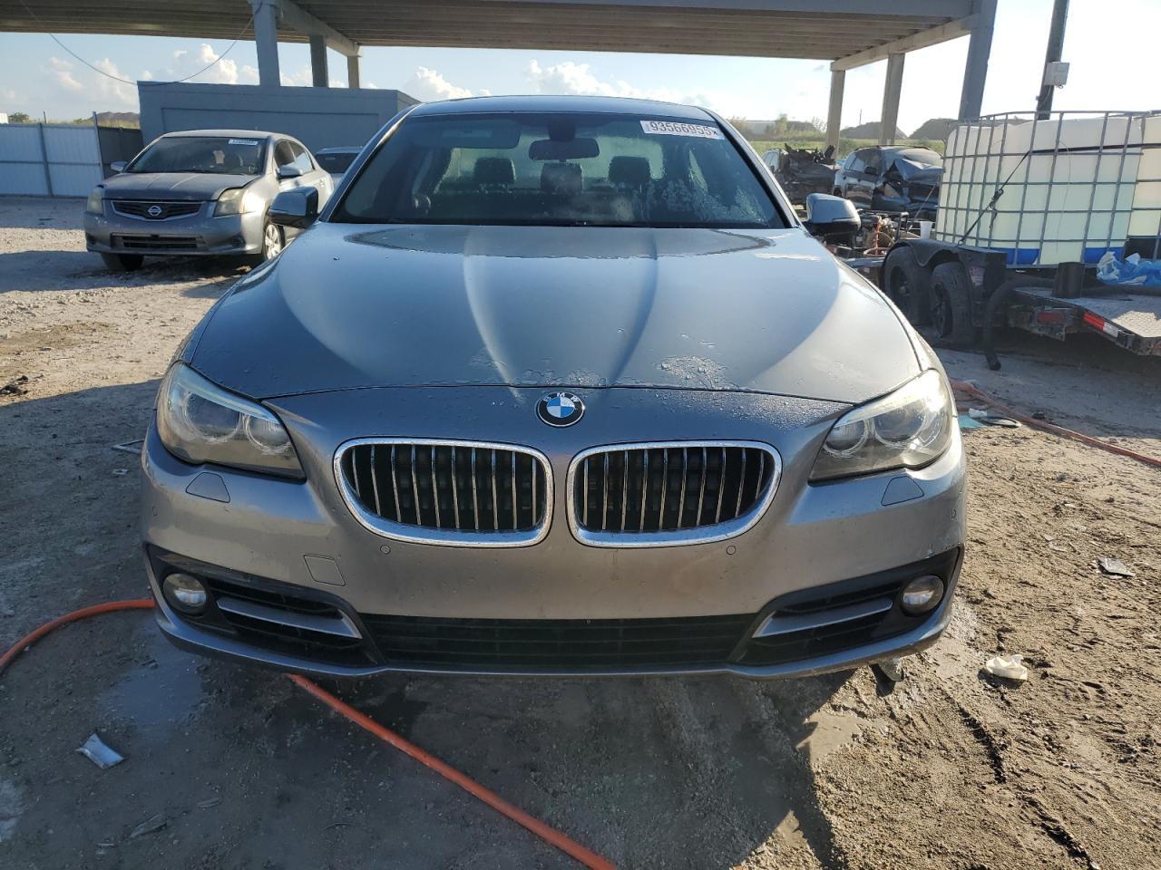 2016 BMW 5 Series, 528 I