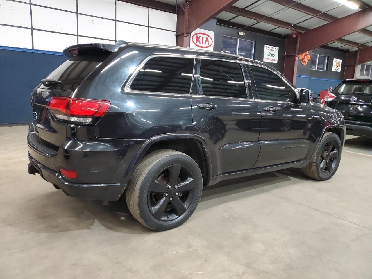 2015 Jeep Grand Cherokee, Laredo