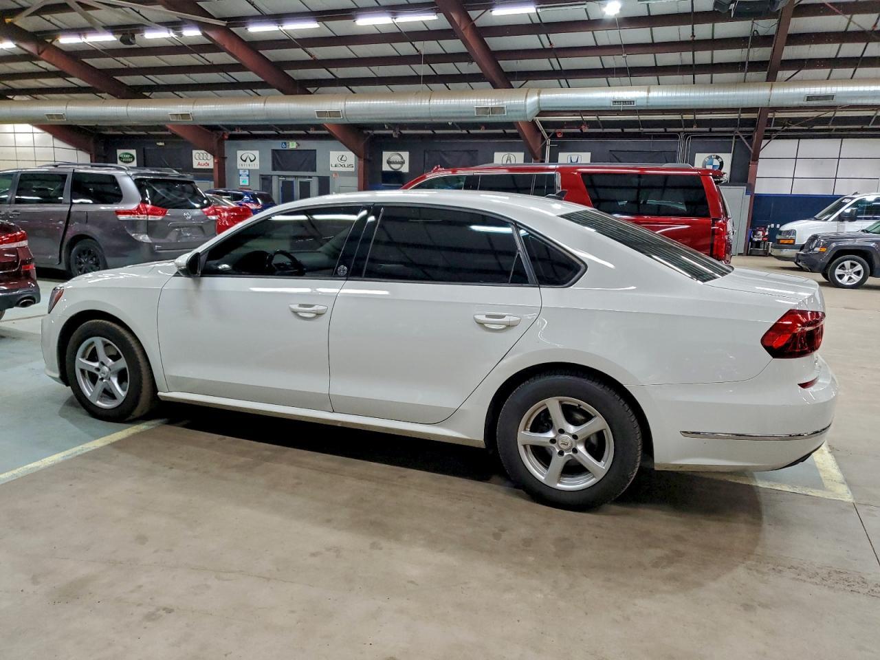 2019 Volkswagen Passat, Wolfs...