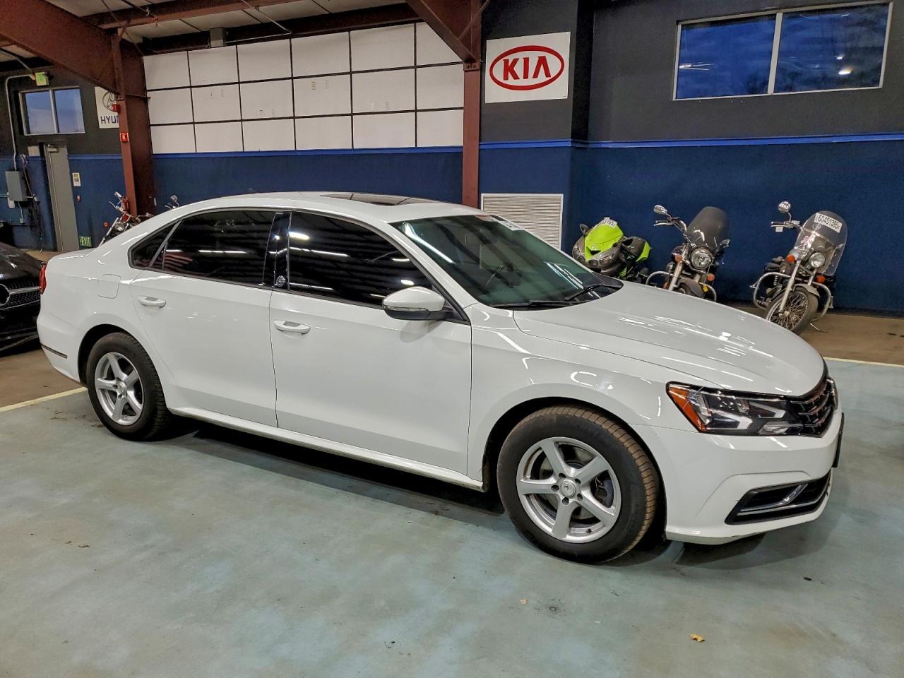 2019 Volkswagen Passat, Wolfs...