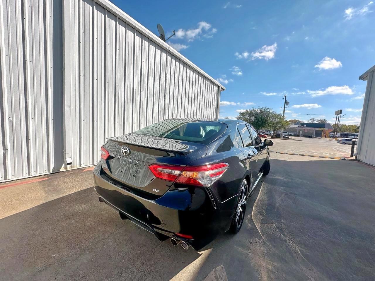 2018 Toyota Camry, L