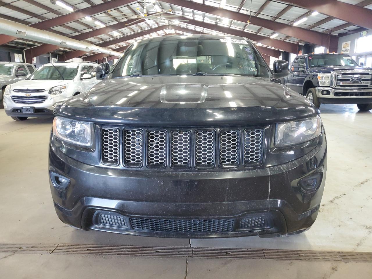 2015 Jeep Grand Cherokee, Laredo